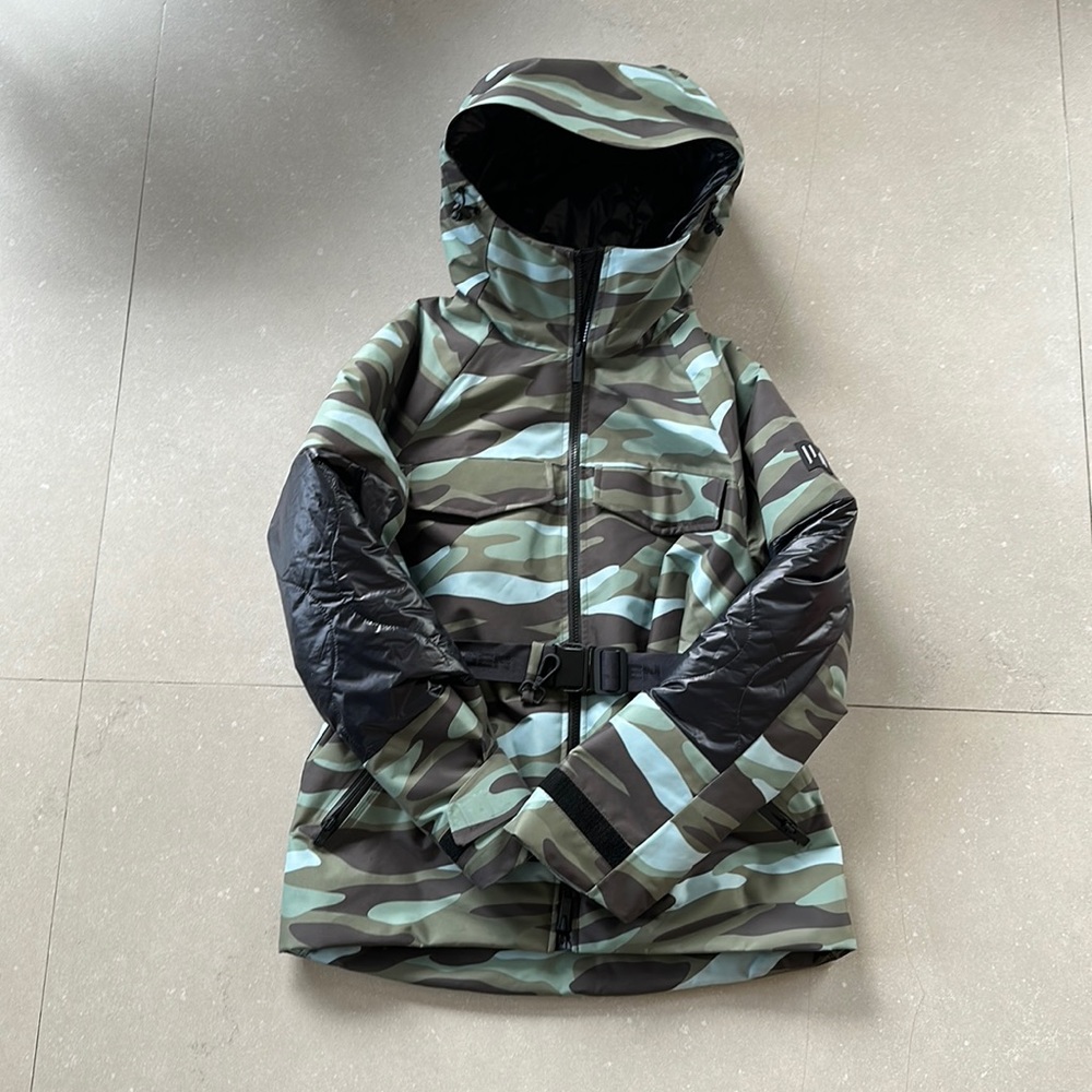 BELTED PARKA - Zea Camo xs